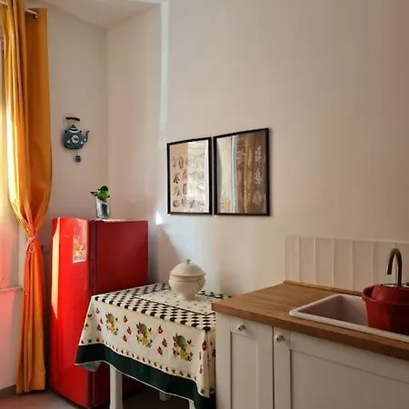 Apartment Gate 46